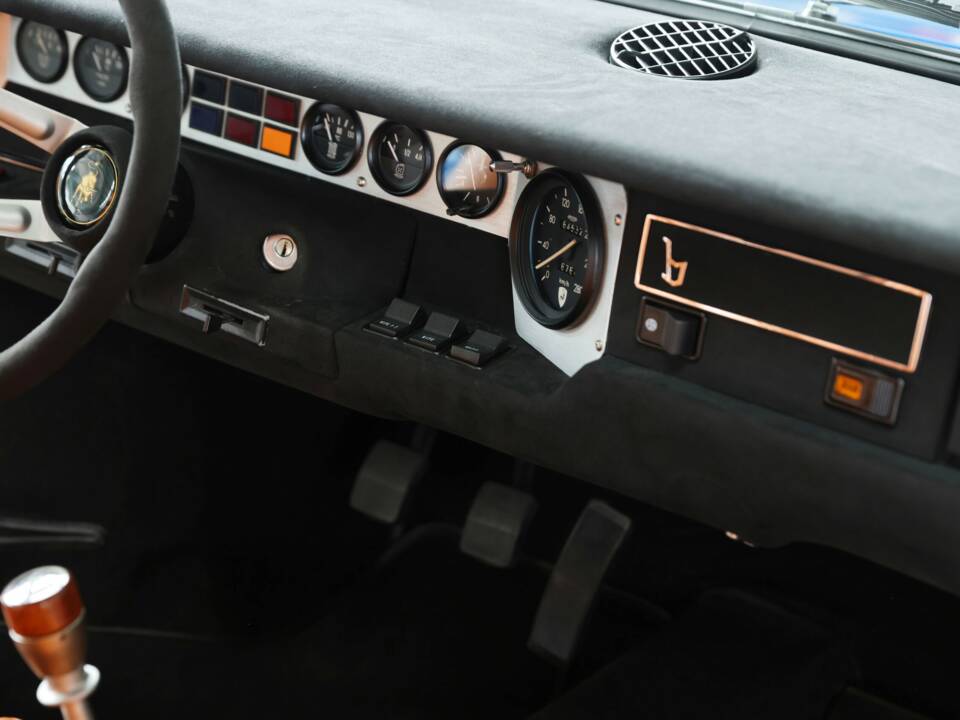 Bild 41/50 von Lamborghini Urraco P 250 (1973)