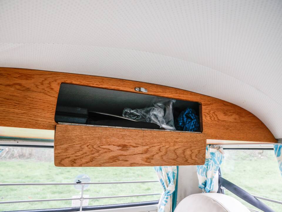 Image 22/40 of Volkswagen T2c Combi (1966)