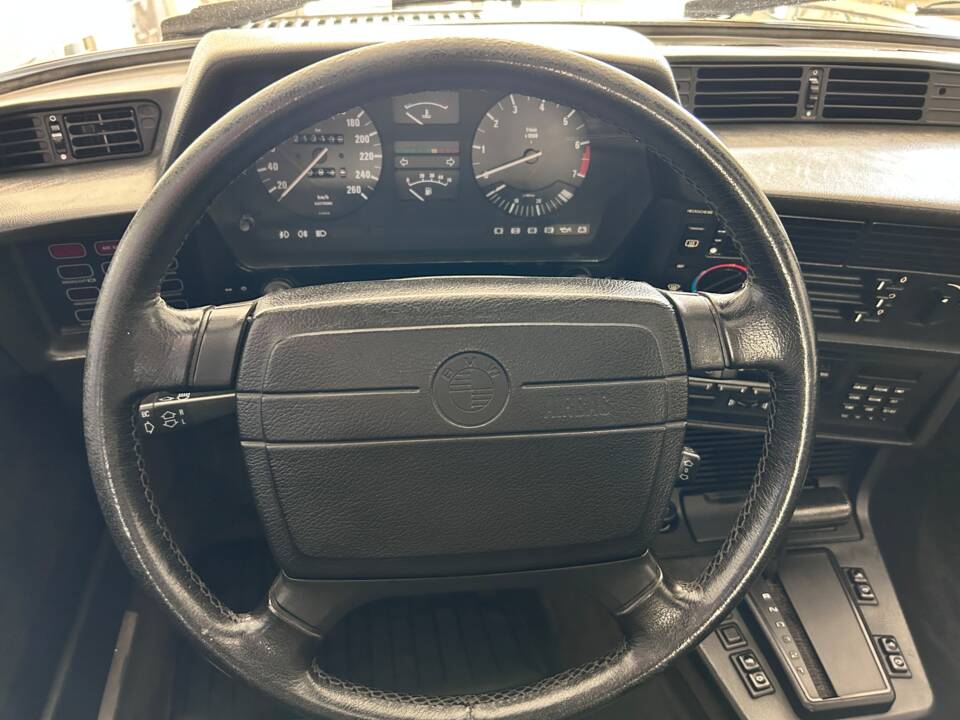 Image 11/23 de BMW 635 CSi (1985)
