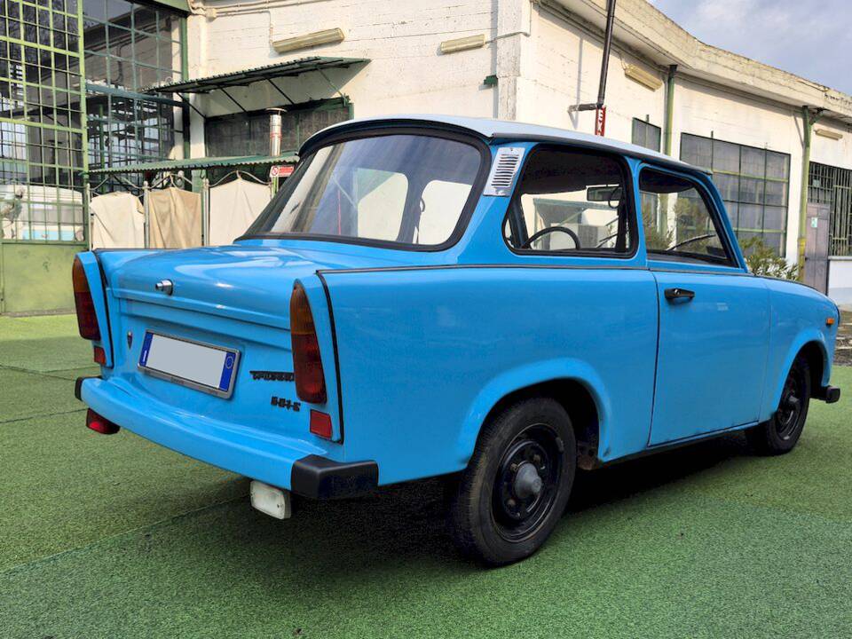 Image 12/45 of Trabant 601 (1966)