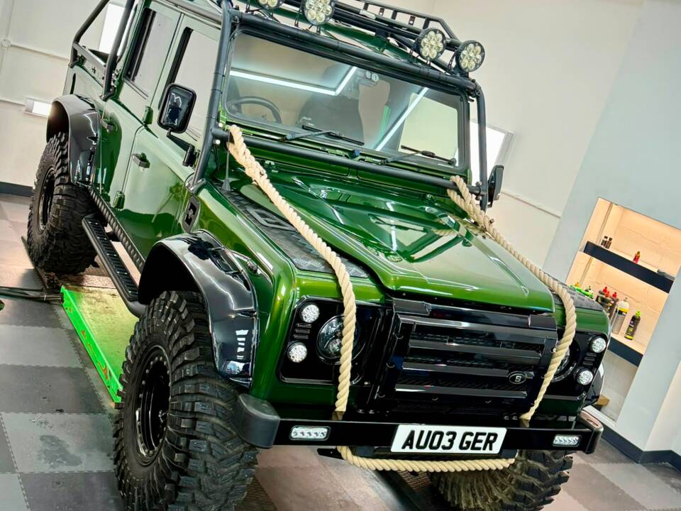 Image 2/31 de Land Rover Defender 110 (2005)