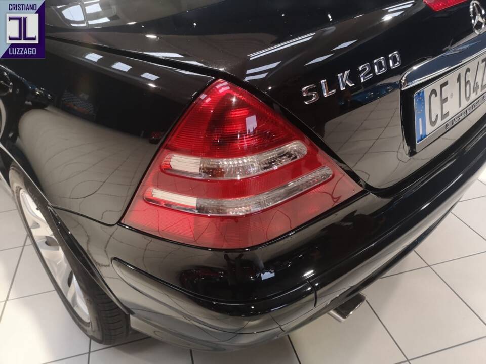 Image 17/72 de Mercedes-Benz SLK 200 Kompressor (2003)