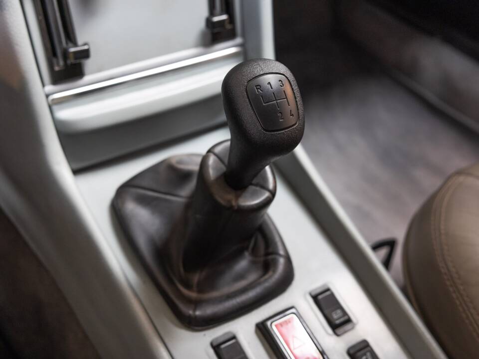 Image 15/32 of Mercedes-Benz 350 SLC (1971)