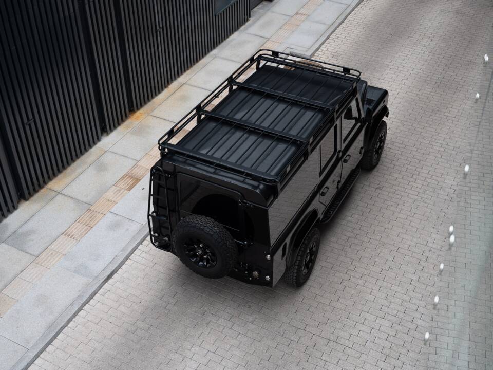 Image 36/41 of Land Rover Defender 110 (1992)