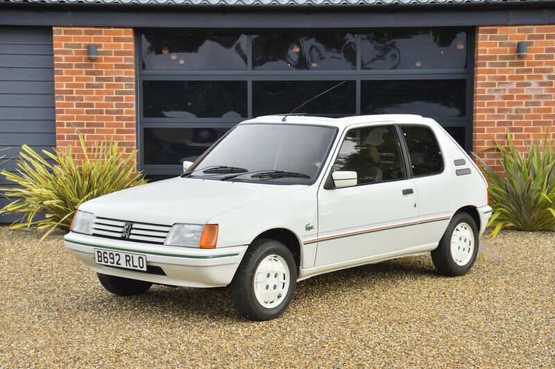 Image 6/35 of Peugeot 205 (1985)