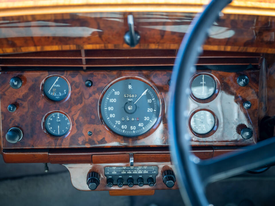 Image 11/15 of Rolls-Royce Silver Dawn (1954)