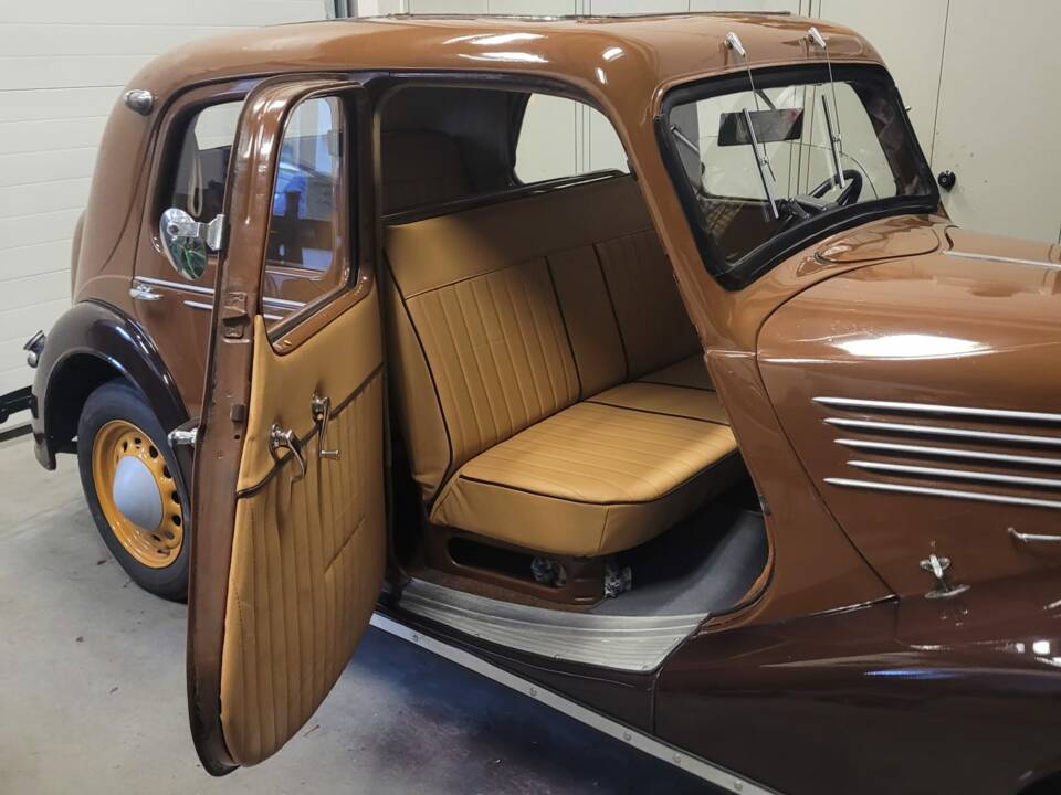Image 3/7 de Renault Celtaquatre (1936)