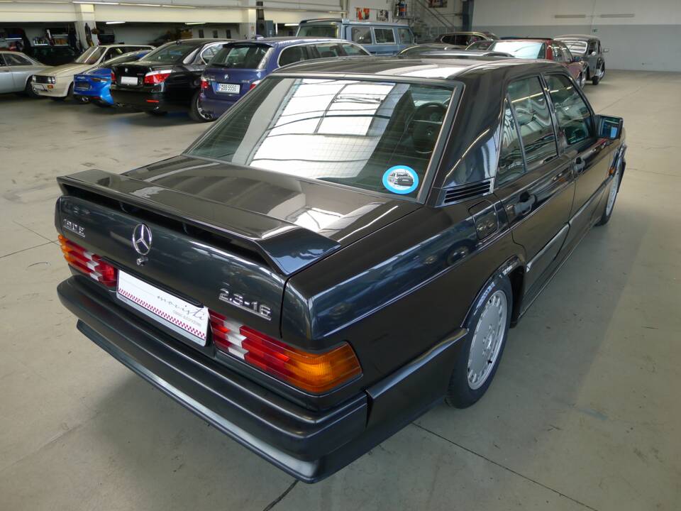 Image 31/49 of Mercedes-Benz 190 E 2.3-16 (1984)