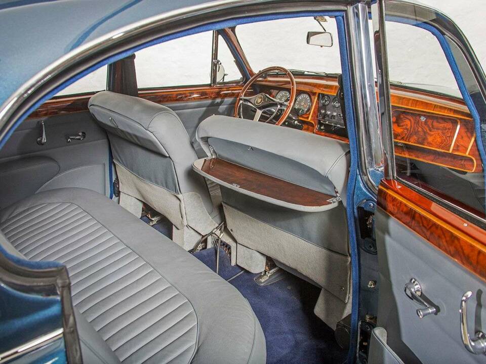 Bild 22/35 von Jaguar Mk II 3.4 (1967)