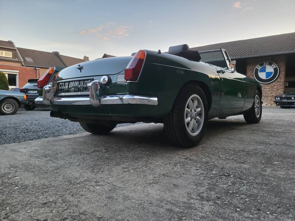 Image 12/58 of MG MGB (1971)