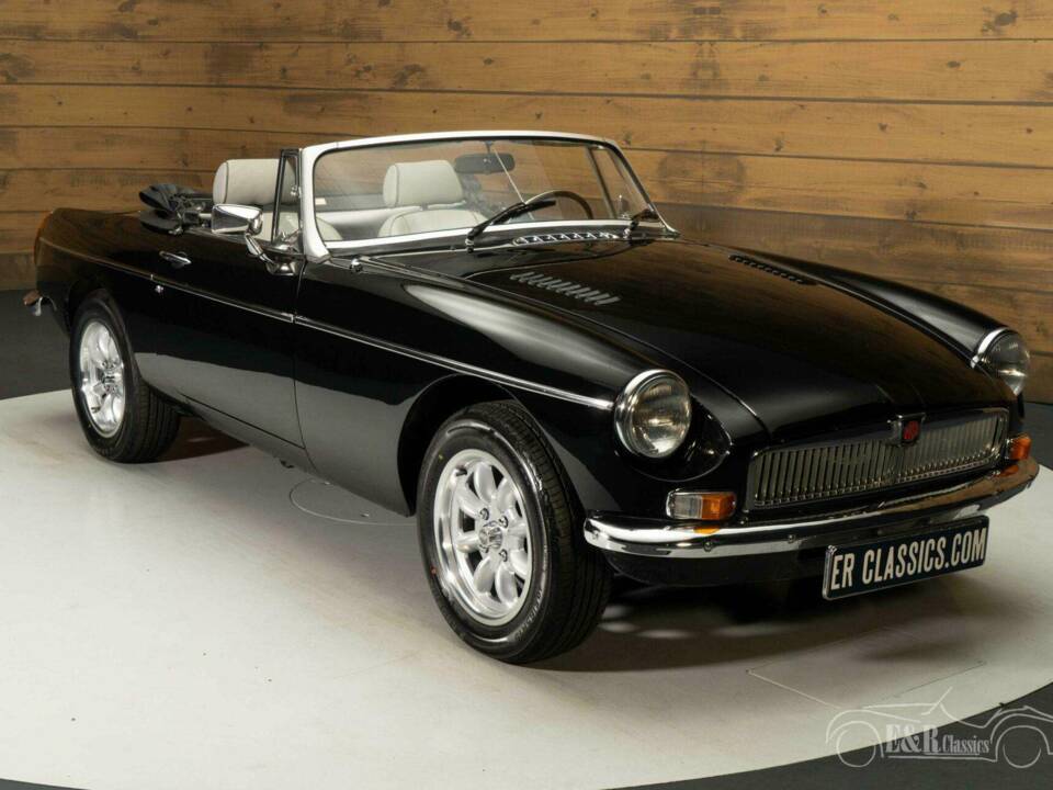 Image 4/19 of MG MGB (1980)