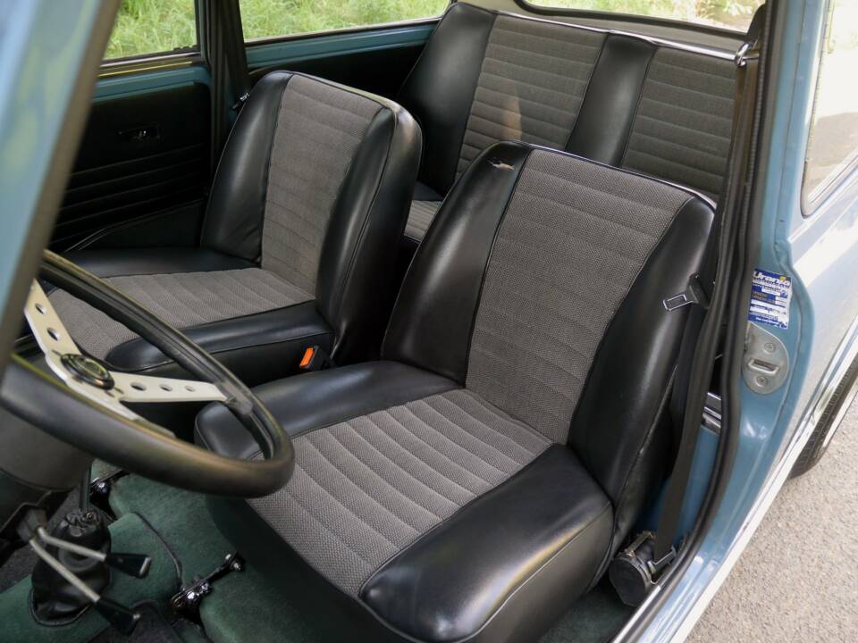 Image 15/28 de Innocenti Mini Cooper 1300 (1900)