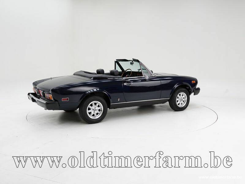 Image 2/15 of FIAT 124 Spider CS1 (1977)