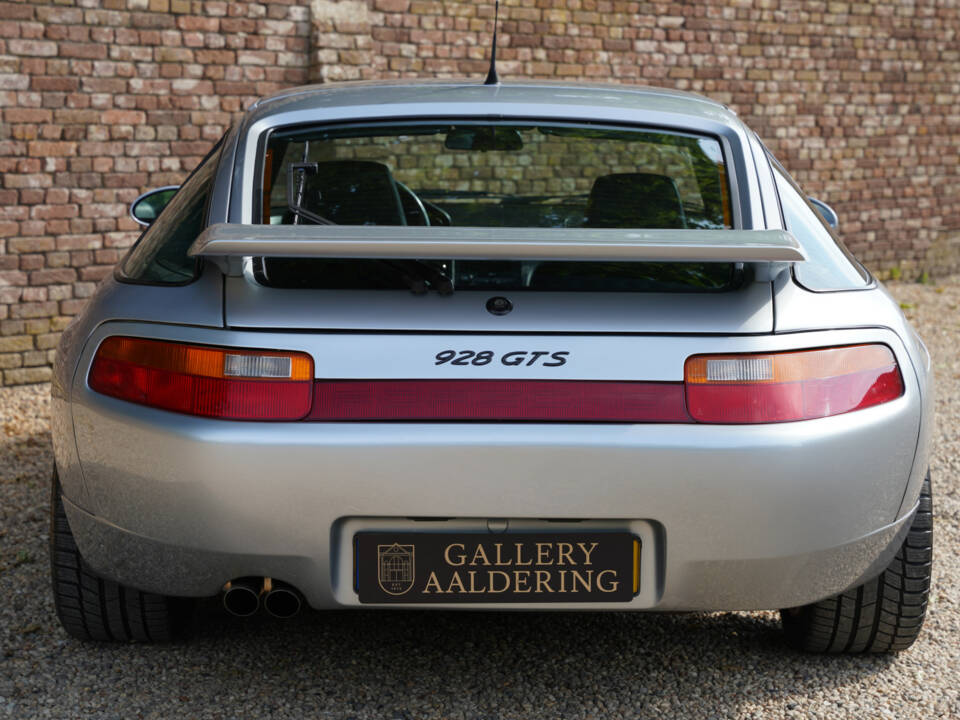 Immagine 6/50 di Porsche 928 GTS (1993)