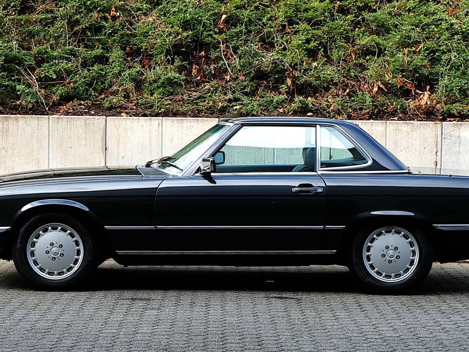 Immagine 8/43 di Mercedes-Benz 300 SL (1987)
