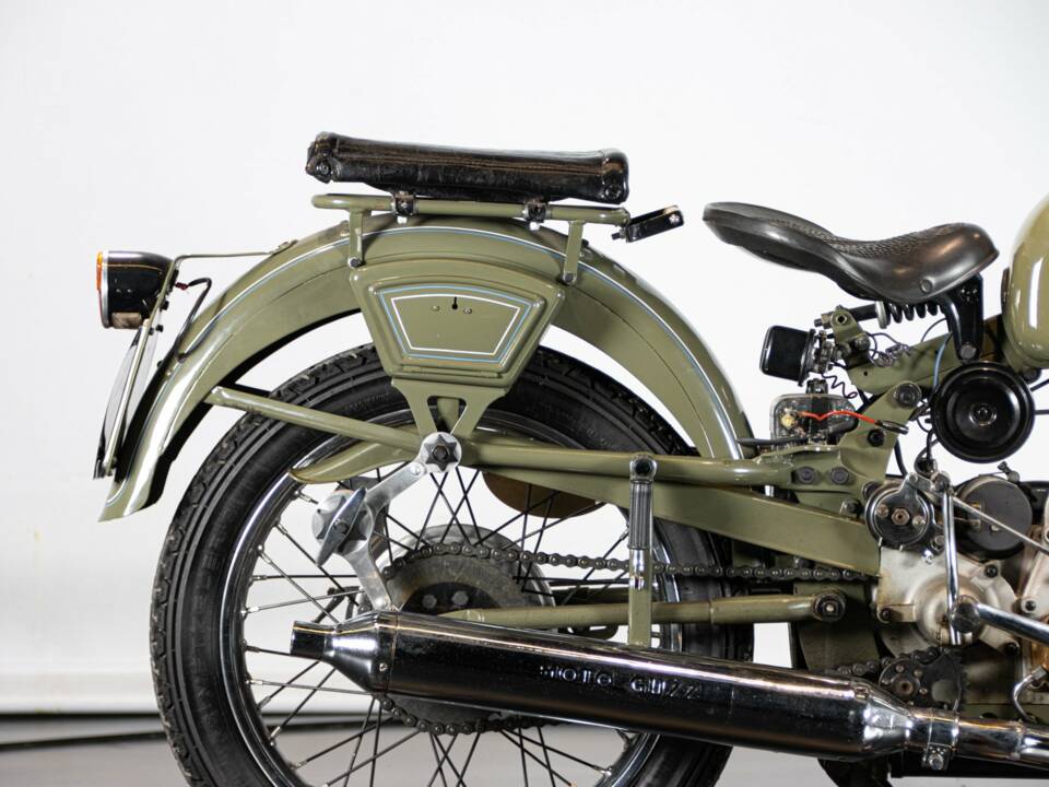 Image 43/50 of Moto Guzzi DUMMY (1963)