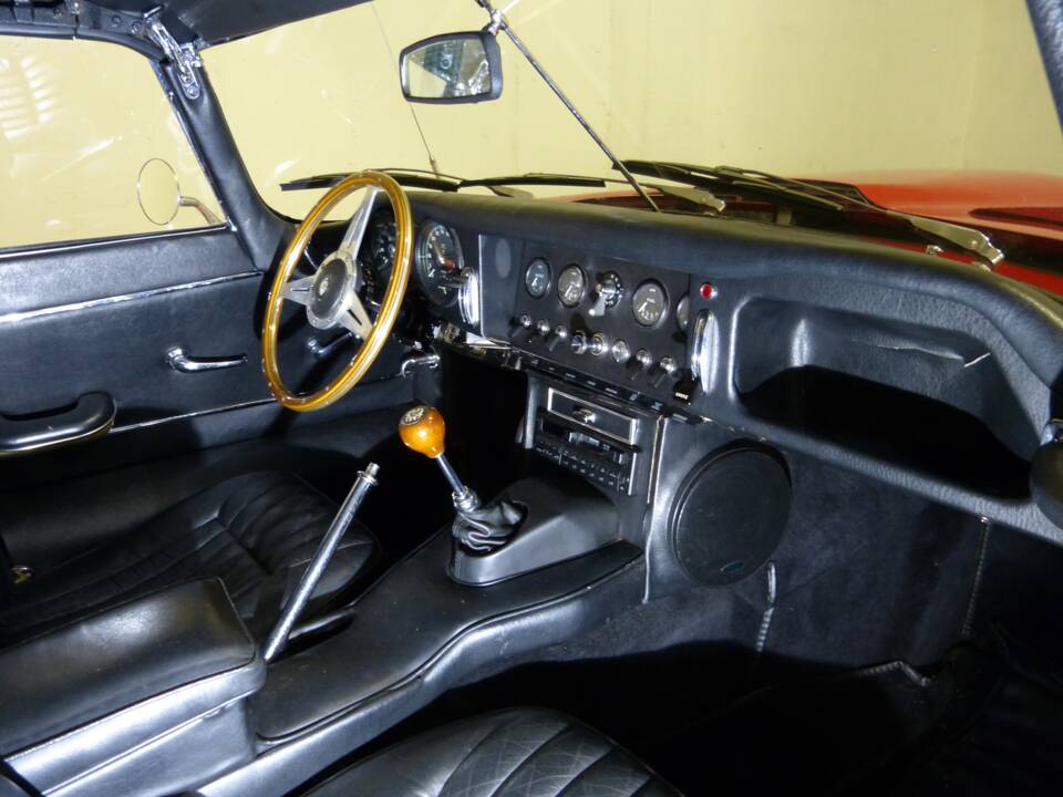 Imagen 19/21 de Jaguar E-Type 4.2 (1967)