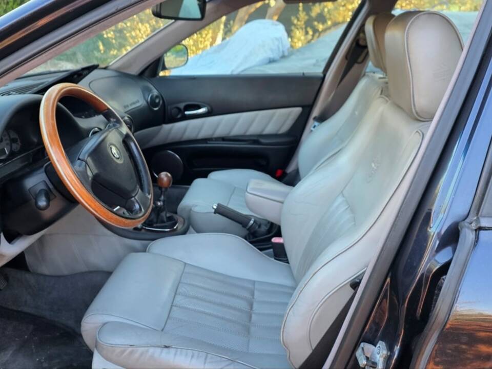 Image 15/50 de Alfa Romeo 166 2.5i V6 24V (2001)