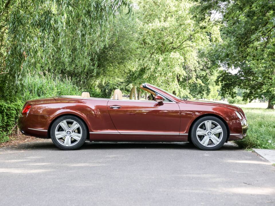 Bild 18/40 von Bentley Continental GTC (2007)