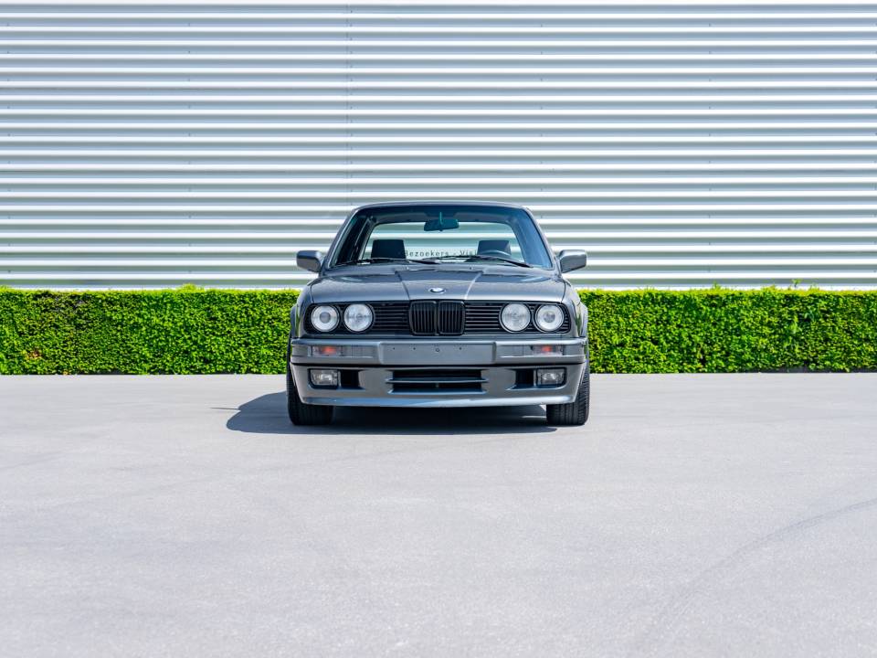 Image 3/34 de BMW 320is (1988)