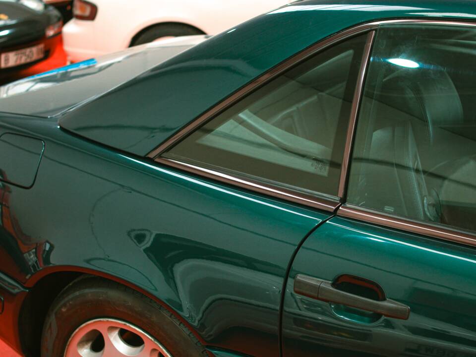 Image 6/50 of Mercedes-Benz SL 320 (1995)
