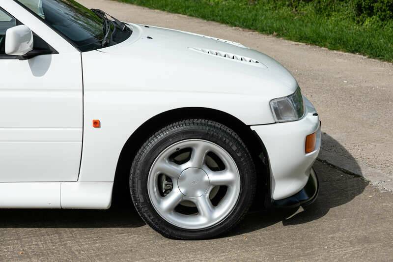 Bild 30/39 von Ford Escort RS Cosworth (1992)