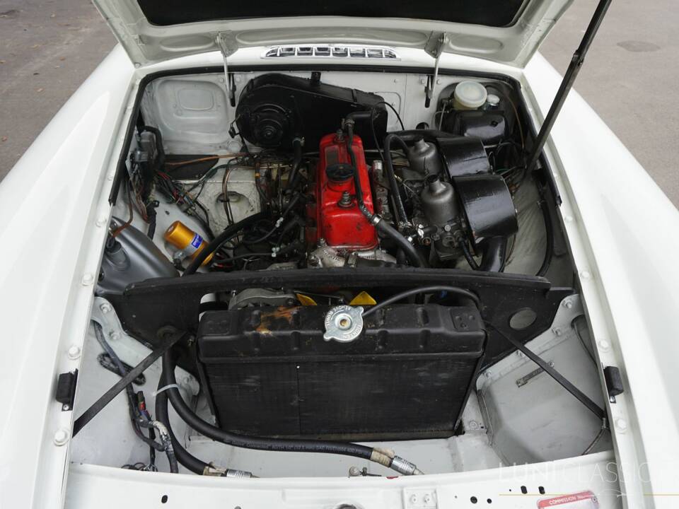 Image 44/54 de MG MGB GT (1974)