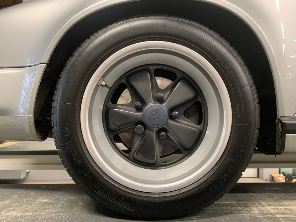 Image 56/132 of Porsche 911 Speedster 3.2 (1989)