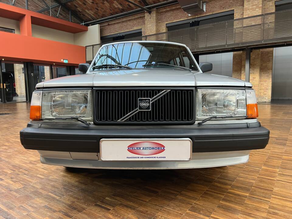 Bild 3/36 von Volvo 240 Polar (1990)