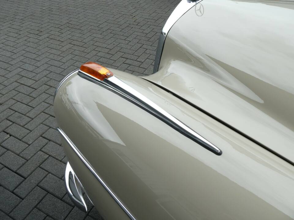 Image 20/25 of Mercedes-Benz 219 (1956)