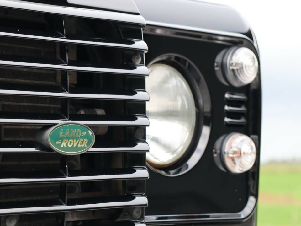 Bild 21/50 von Land Rover Defender 130 Double Cab (2007)
