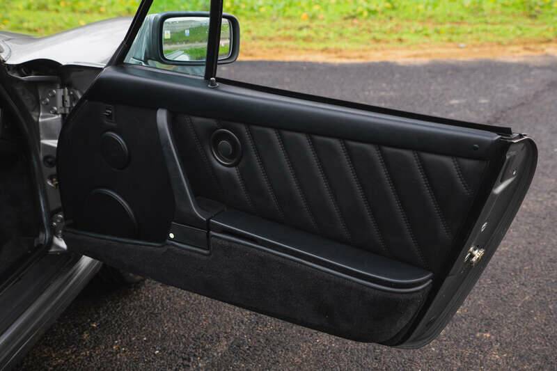 Image 36/50 de Porsche 911 Carrera 3.2 (1989)