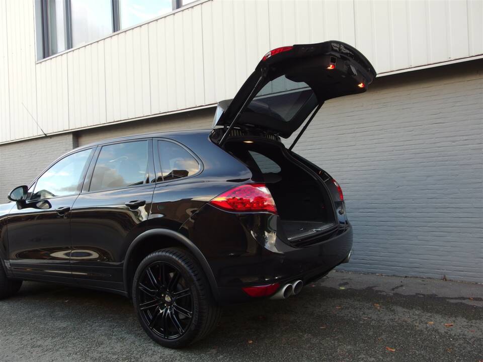 Imagen 83/97 de Porsche Cayenne Turbo (2011)