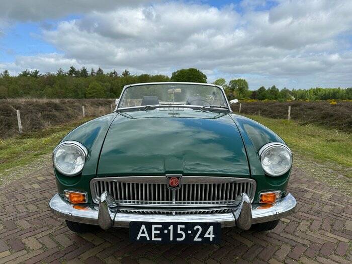 Image 5/7 of MG MGB (1965)