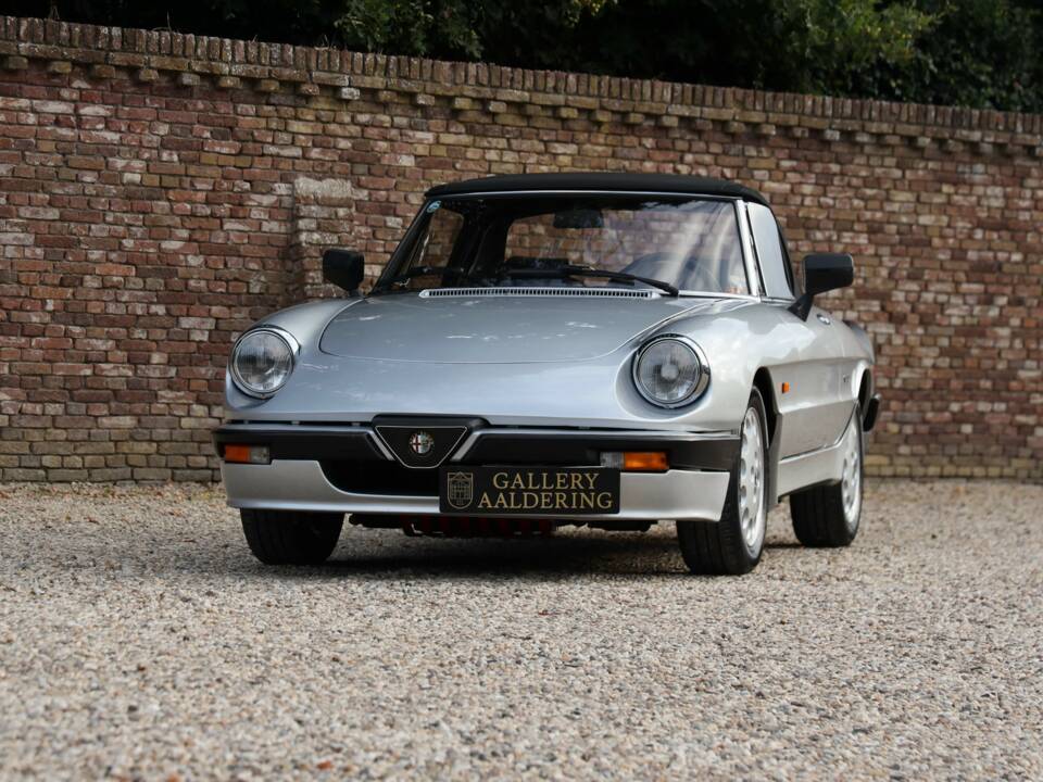 Image 11/50 de Alfa Romeo 2.0 Spider QV (1988)