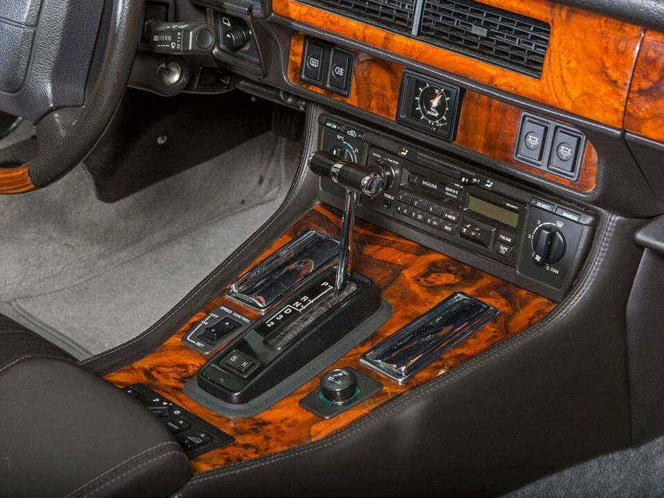 Bild 27/31 von Jaguar XJS 6.0 (1995)