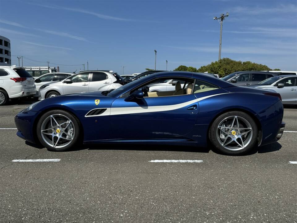 Image 3/51 of Ferrari California (2009)