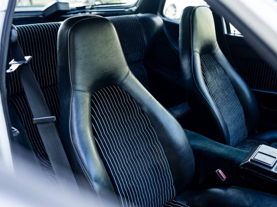Image 26/50 de Porsche 924 S (1986)