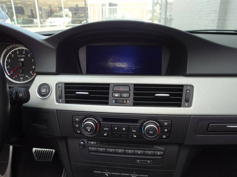 Image 60/98 de BMW M3 (2011)