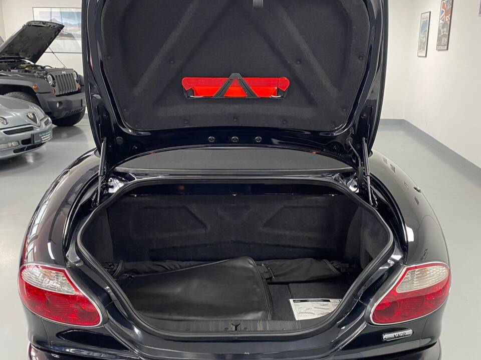 Afbeelding 8/49 van Jaguar XK8 4.2 (2004)