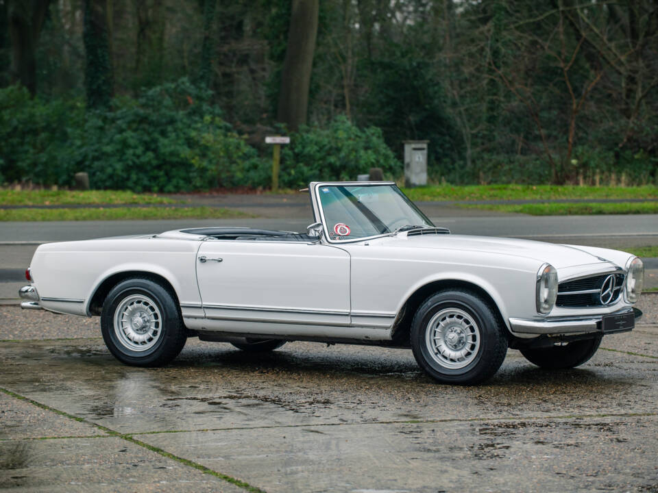 Image 15/36 of Mercedes-Benz 230 SL (1965)