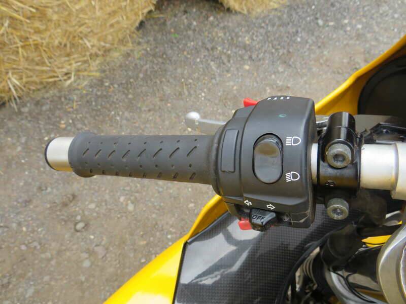 Image 11/40 of Triumph DUMMY (2006)