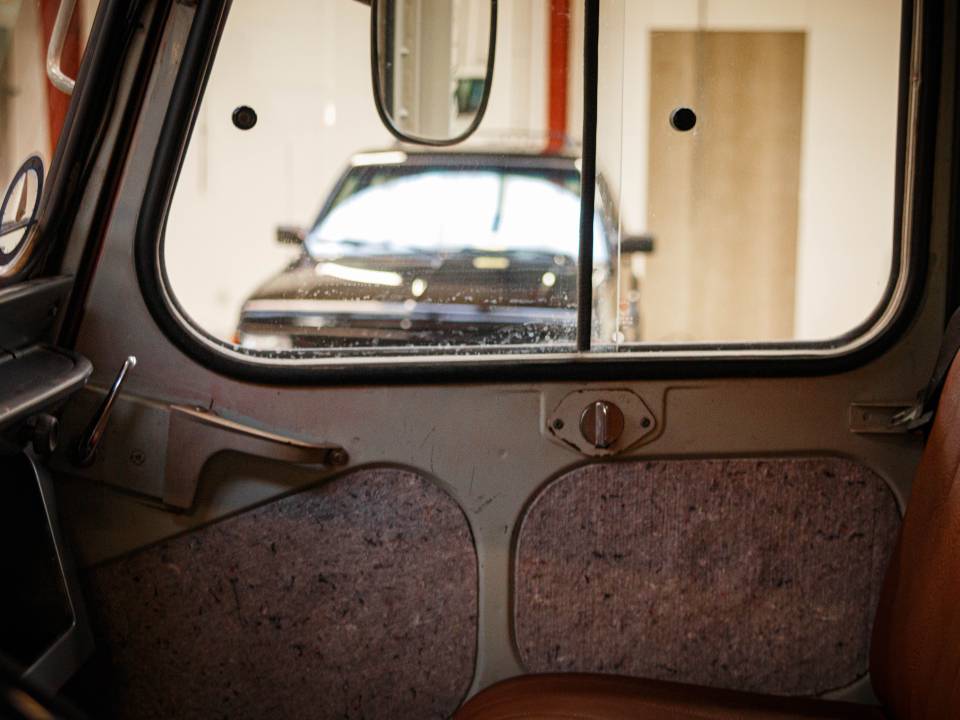 Bild 38/44 von Citroën HY (1974)