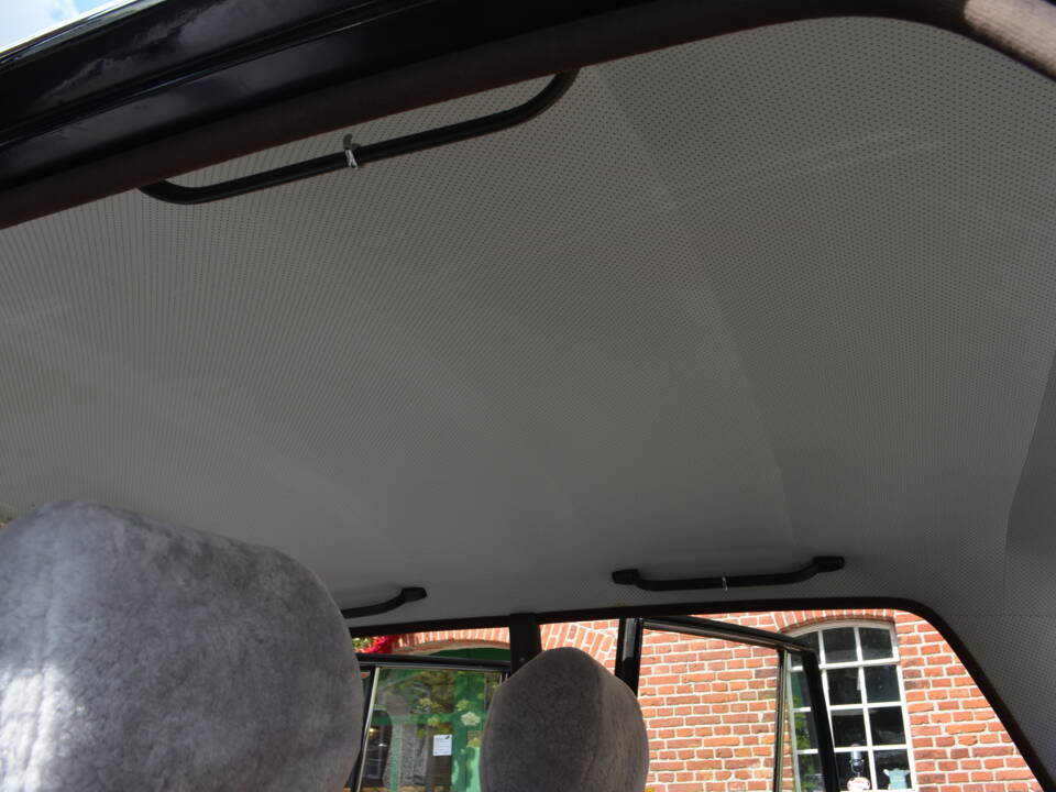 Image 15/15 of Mercedes-Benz 190 c (1964)