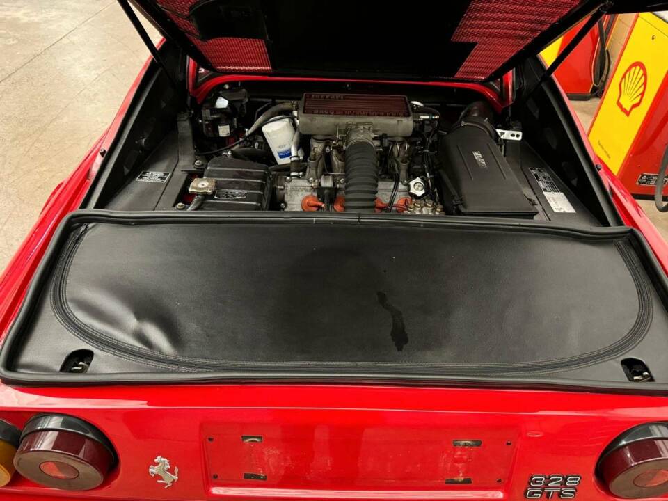 Immagine 12/20 di Ferrari 328 GTS (1988)