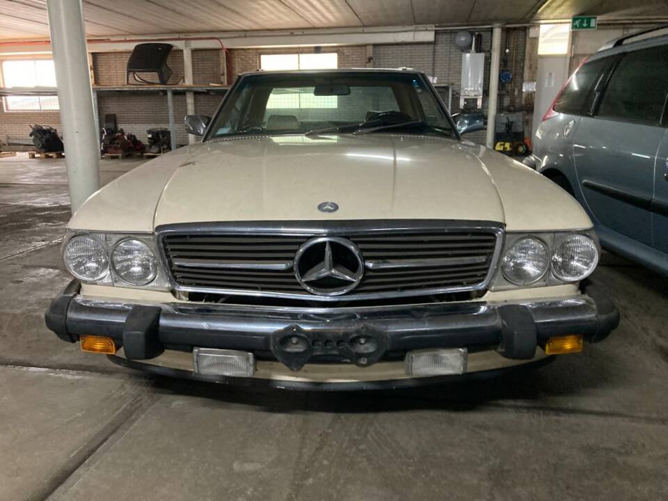 Image 19/26 of Mercedes-Benz 560 SL (1987)