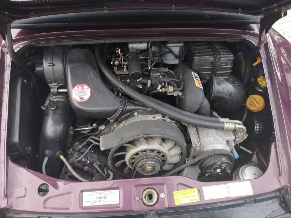 Image 36/51 of Porsche 911 Carrera 2 (WTL) (1990)