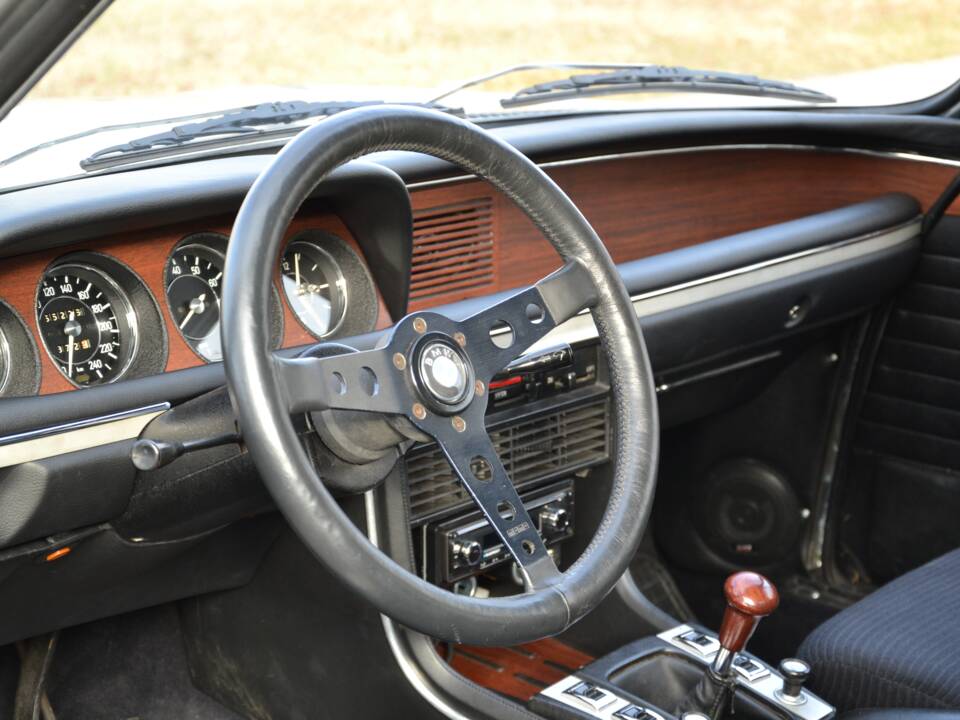 Image 18/26 of BMW 3.0 CSL (1973)
