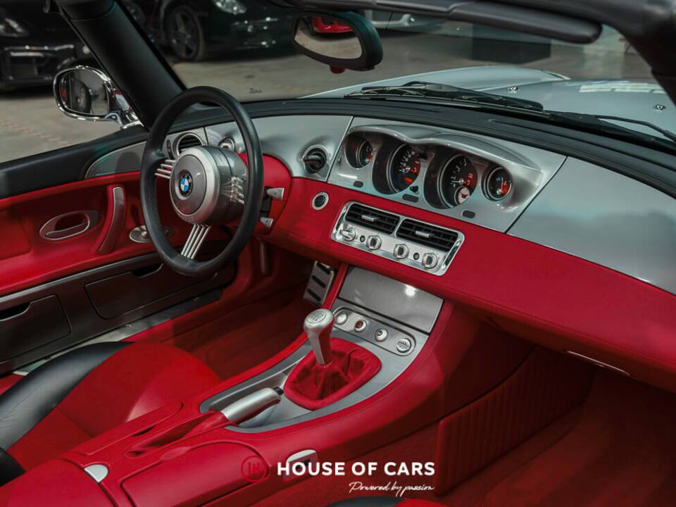 Image 18/25 of BMW Z8 (2002)