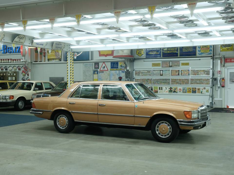 Image 15/50 de Mercedes-Benz 350 SE (1973)
